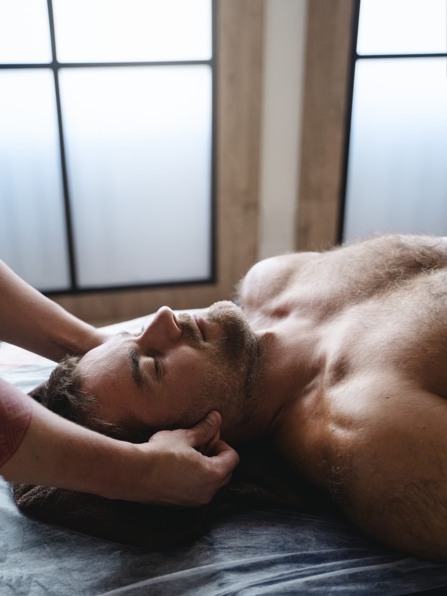 Afslappende massagebehandling hos Kropsro – hjemmemassage i København